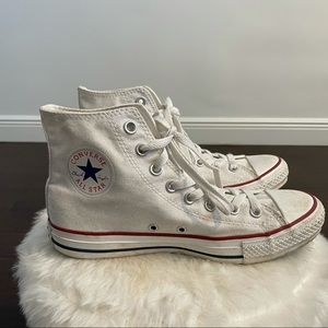 Women’s all white converse 🤍